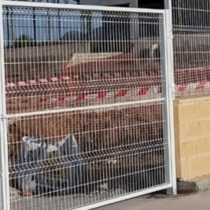 Puerta abatible 1 hoja hércules blanca 1,75 metros alto x 2,50 metros ancho